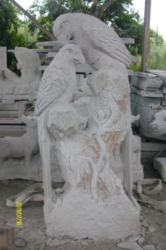 成都公园鹦鹉石雕