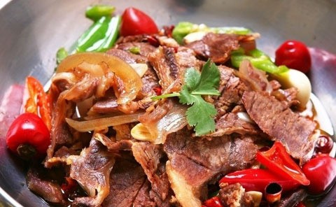 干锅带皮牛肉