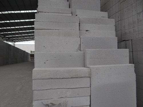 四川轻质砖生产厂家聊聊对轻质隔墙砖的看法