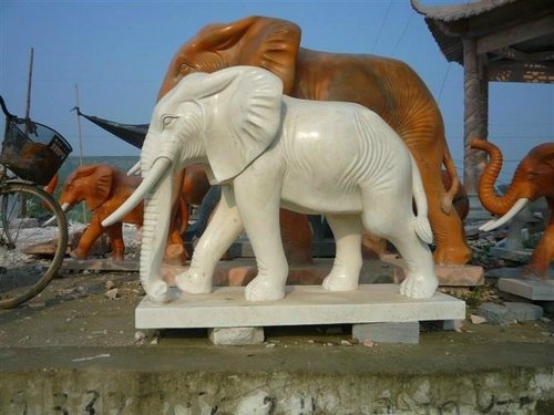 石雕大象的祥瑞作用及鼻子方向的风水学