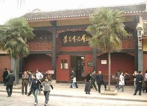 今日关注;小编来告诉你什么是红色文化是中国***带领.人.民创造的新文化。