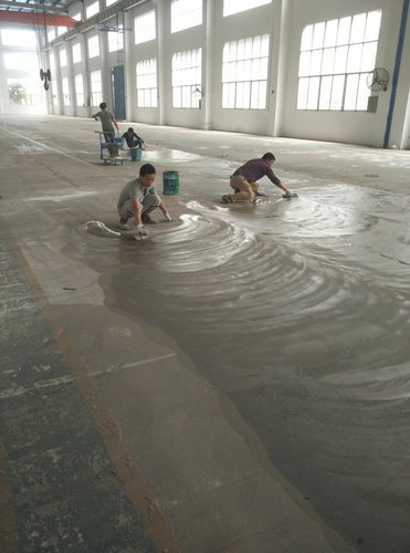 柳州环氧地坪漆——环氧自流平地坪是怎么施工的