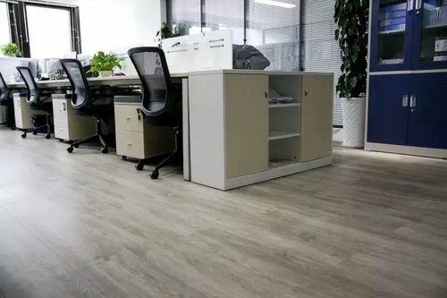 貴州地膠地板是一種新型輕質墻體地板材質