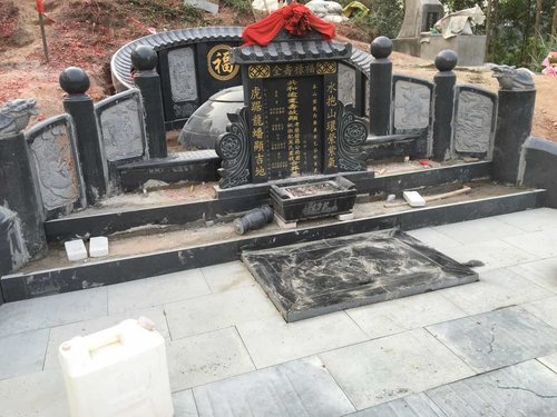 墓碑的选择和安放——柳州墓碑