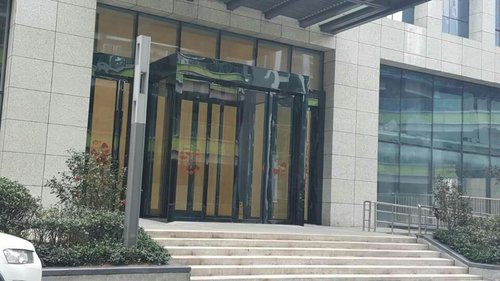安装自动门的六项基本安全事项