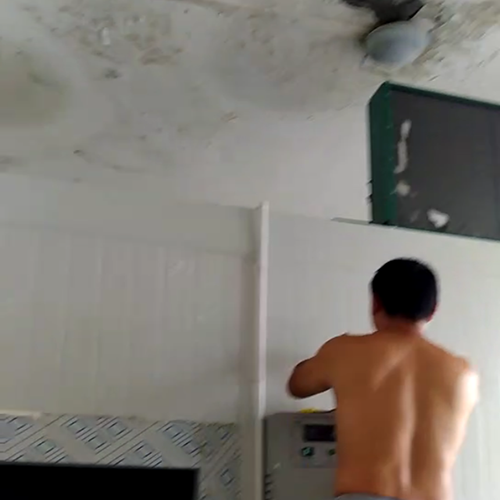 彭山空调运行一段时间有臭味时什么原因?