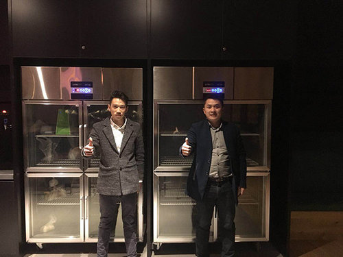 上海广东路裸心社(四门玻璃门厨房柜)