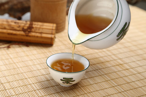 为什么夏天更要喝热茶?