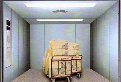 二层或三层的钢结构厂房安装哪种货梯好呢?