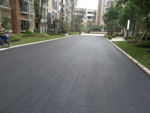 成都50号沥青厂家浅谈:改性沥青设备喷洒的优势