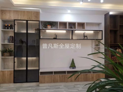 全屋衣柜定制比起成品衣柜究竟谁更划算