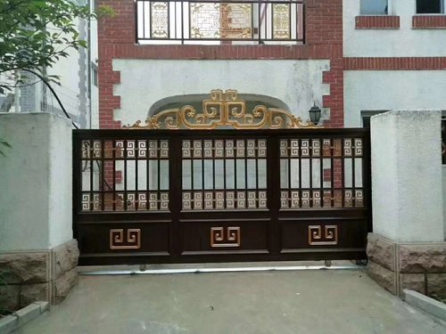 铁艺大门和铝艺大门的区别是什么?