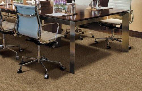 办公室装修中常用的地毯种类有哪些？如何清洁?