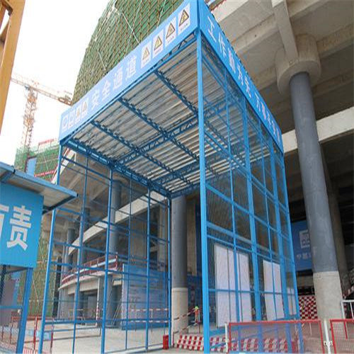 柳州广告公司——施工现场搭建定型化人行安全通道