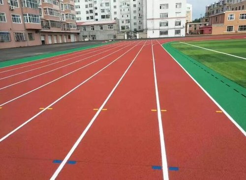 透气型塑胶跑道和新国标混合型塑胶跑道有什么区别?