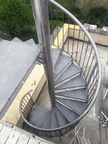 贵阳铁艺楼梯生产
