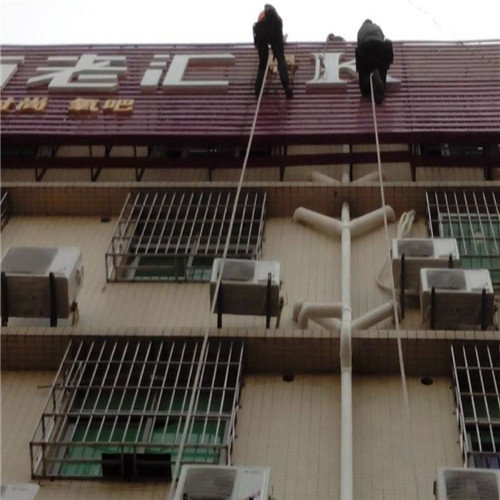 柳州广告公司——如何选择发光字做门头广告招牌？