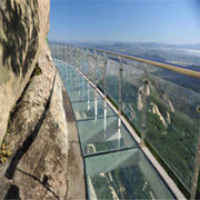 海南弯钢玻璃——玻璃桥上的玻璃到底是如何检测的？