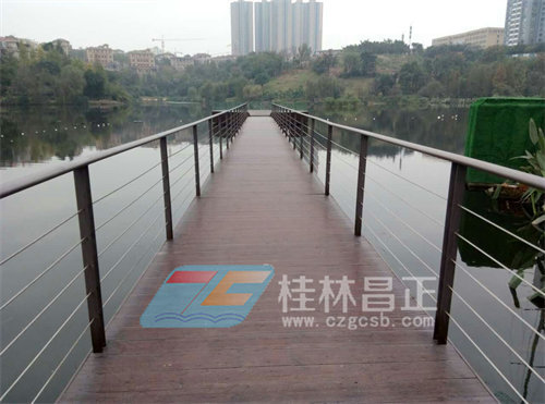 重慶某地產公司觀魚浮橋