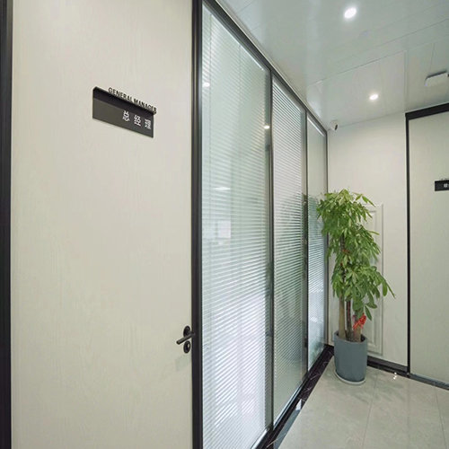 贵州办公玻璃隔断：现代的办公空间的新选择