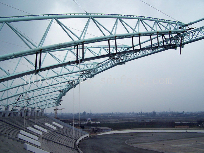 60米跨度拱形钢结构图片