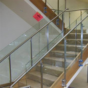 三亚栏杆玻璃——楼梯扶手安装玻璃栏杆